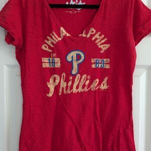 Cute Phillies V Neck Tee Size L